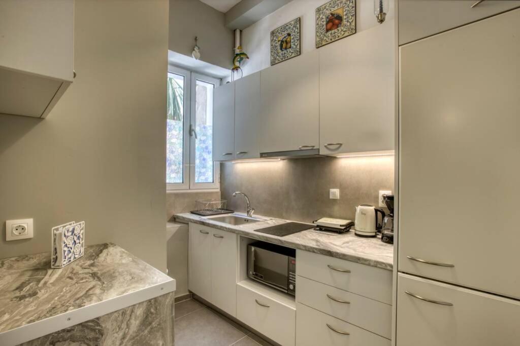Апартаменты Plaka Filotheis House A Афины Экстерьер фото