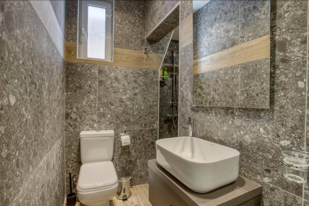 Апартаменты Plaka Filotheis House A Афины Экстерьер фото